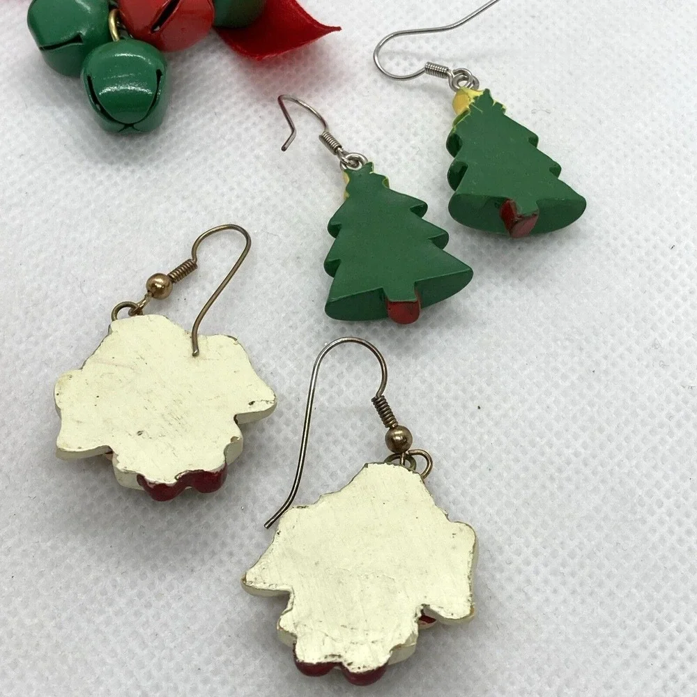 Vintage - Now Lot 4 Pairs Pierced‎ Christmas Earrings Tree Bell Bow Angel Bulb